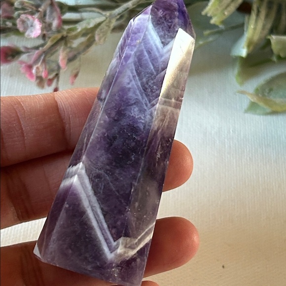 ๐ Chevron Amethyst Crystal Tower - Purple Home Accent - Picture 5 of 9
